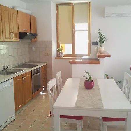 Apartment Old Town Mila *