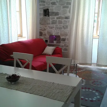 Apartment Old Town Mila *
