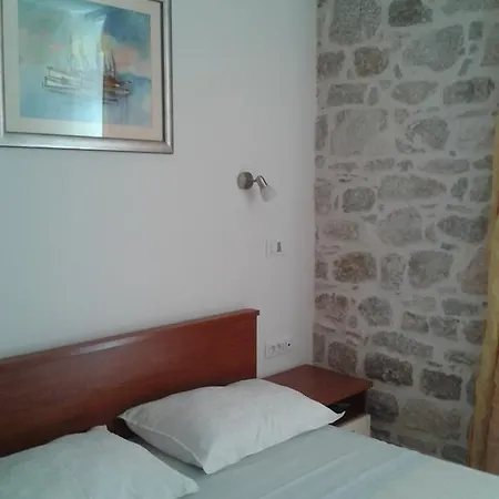 Apartment Old Town Mila *
