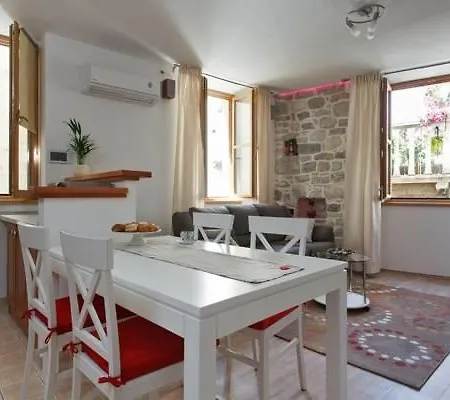 Old Town Mila Apartment Split