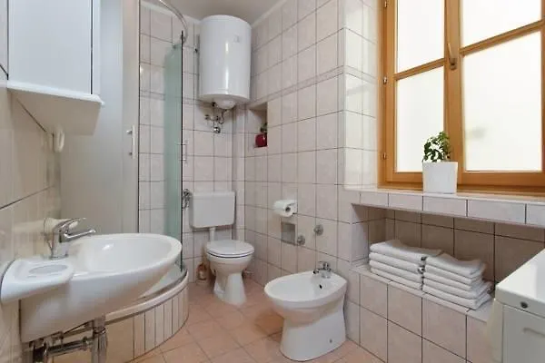 Old Town Mila Сплит